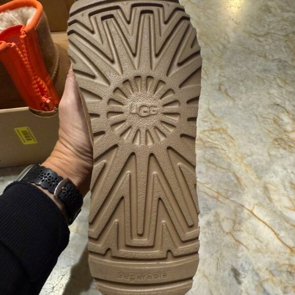 Classic Mini Zipper Tape Logo NWT Size 7 - Picture 10 of 11